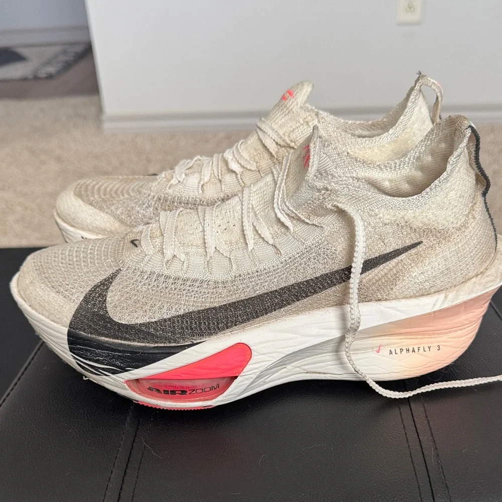 Nike Cream and Black Women's Running Shoes with Pink‎ Accents